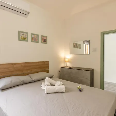 Apartment Sea & Valley Riva Court - Happy